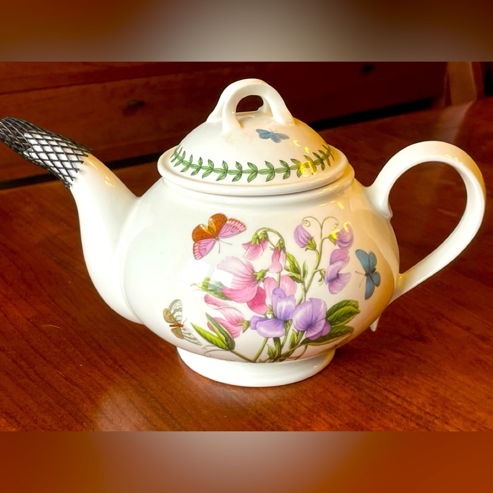 Portmeirion Sweet Pea tea pot, NWT